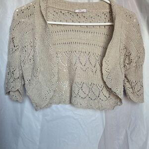 Elegant Beige Knit Shrug